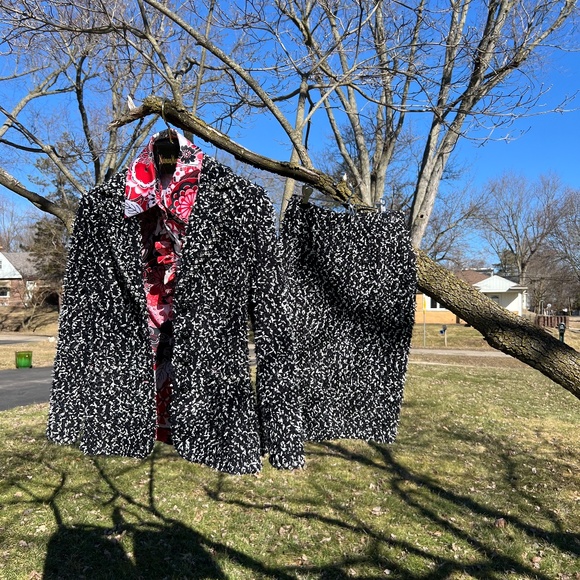 St John ruffled Pink and red flowered blouse, size 2 - Picture 7 of 7